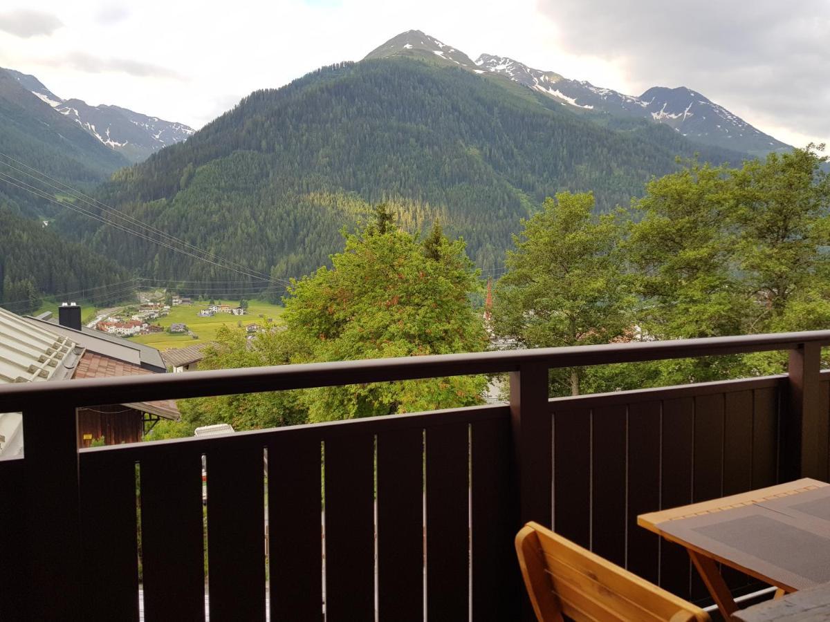 Haus Tannegg Bed & Breakfast Pettneu am Arlberg Exterior photo